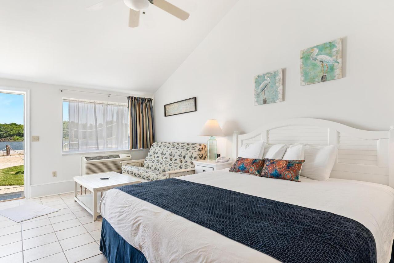 Lowes Wharf Marina Inn Sherwood Εξωτερικό φωτογραφία