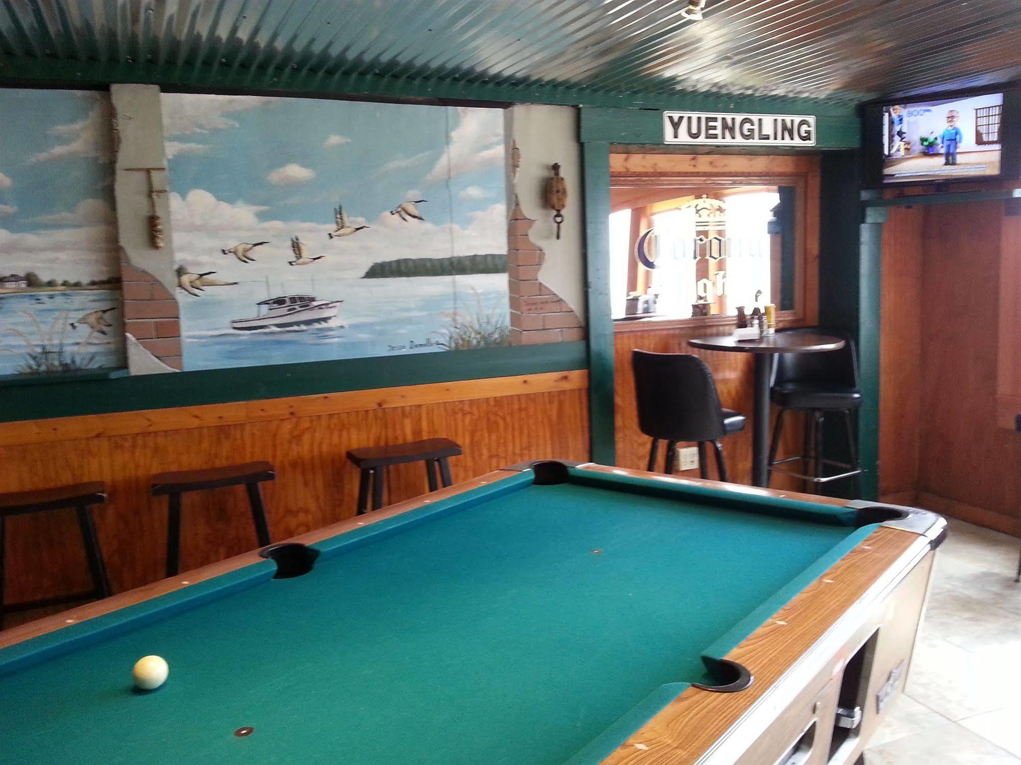 Lowes Wharf Marina Inn Sherwood Εξωτερικό φωτογραφία